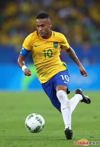 詹姆斯晒与布朗尼打高尔夫：与儿子共度美好时光如今尤为珍贵